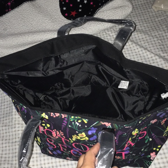 Victoria secret - Picture 3 of 3